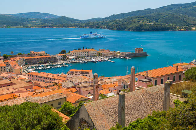 Vista sobre Portoferraio, Ilha de Elba, Itália — Fotografia de Stock