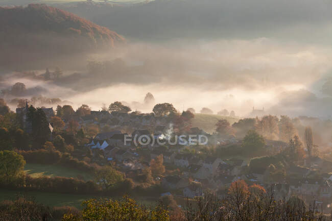 Село Котсвольд в Улі, поблизу Страуда, долини та схилів пагорбів.. — стокове фото