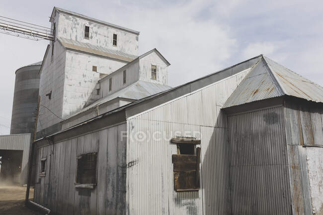 Grain silos, buildings in rural Washington — Stock Photo