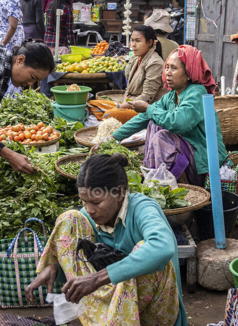 Mercato alimentare fresco a Yangon, Myanmar — Foto stock