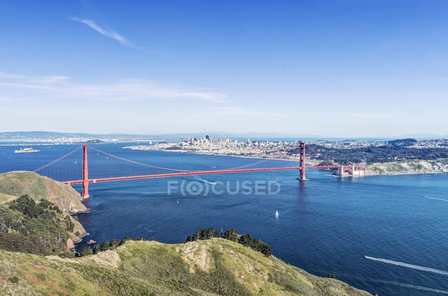 Golden Gate bridge across San Francisco bay — Stock Photo
