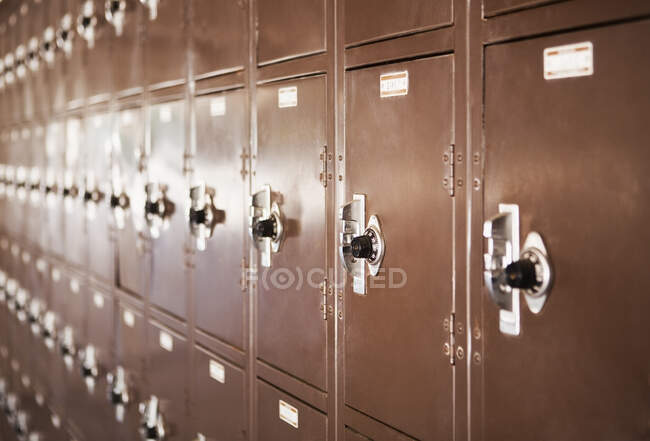 Wall of high school lockers,in rows. — Foto stock