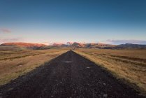 Camino desconocido en Islandia - foto de stock