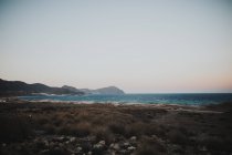 Идиллия удаленного побережья — стоковое фото