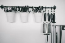 Профессиональные инструменты кухни — стоковое фото