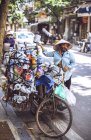 Vietnamese street market seller — Stock Photo