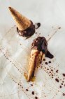 Coni gelato al cioccolato — Foto stock