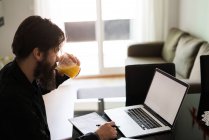 Man working at home — Stock Photo