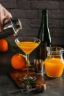 Cocktail Mimosa au champagne et jus d'orange — Photo de stock