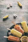 Помаранчеві та лимонні паприки — стокове фото