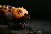 Шоколадные кексы, вид поближе — стоковое фото