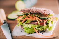 Vegetarian sandwich with lettuce — Stock Photo