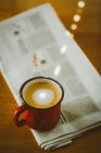 Еспресо кава в емальованій чашці — стокове фото