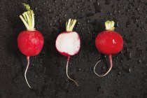 Trois radis rouges — Photo de stock