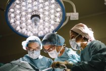 Surgeon making operation — Stock Photo
