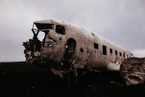 Restos de aviones en Solheimasandur, Islandia - foto de stock