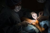 Operazione mani chirurghi — Foto stock