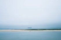 Морской пейзаж Бэй-бара над судоходным лайнером — стоковое фото