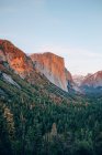 Parque nacional de Yosemite nascer do sol — Fotografia de Stock
