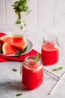 Wassermelonen-Smoothies im Einmachglas — Stockfoto