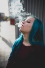 Young girl smoking. — Stock Photo