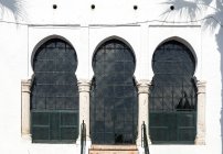 Außenansicht der reich verzierten orientalischen Fassade — Stockfoto