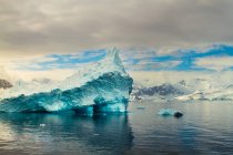Vista panorámica del paisaje natural salvaje de la Antártida - foto de stock
