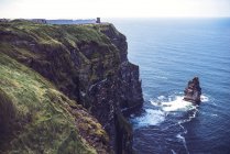 Мальовничим видом Могер скелі на узбережжі Атлантичного океану — стокове фото