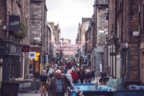 EDINBURGH, SCOTLAND - 7 AGOSTO 2017: Scena di strada comune di Edimburgo, Scozia
. — Foto stock