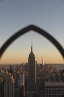 Скайлайн Нью-Йорка на закате лета — стоковое фото