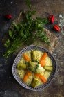 Natura morta di piatto con couscous e verdure — Foto stock