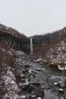Живописный водопад и ручей — стоковое фото