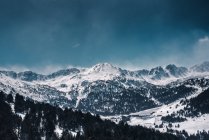 Majestic snowy and rocky mountains — Stock Photo