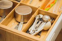 Cucchiai e utensili diversi — Foto stock
