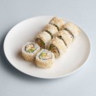 Sushi da Califórnia rolar com enguia — Fotografia de Stock