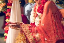 Hinduistische Braut in traditioneller Tracht — Stockfoto