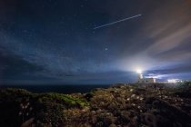 Sternenhimmel im Leuchtturm. Cavalleria, Menorca — Stockfoto