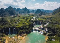 Splendida cascata di cascata Detian cinese, Guangxi, Cina — Foto stock