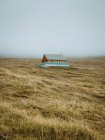 Small rural lonely house on hill in countryside, Feroe Islands — Stock Photo