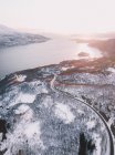 Picturesque view of tranquil snowy reservoir — Stock Photo