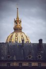 Cúpula dourada de Les Invalides em Paris, França — Fotografia de Stock