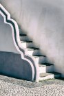 Escalier extérieur de l'église portugaise, Algarve — Photo de stock