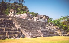 View of amazing Mayan pyramid located in Palenque city in Chiapas, Mexico — Stock Photo