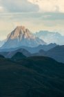 Silhouette of spectacular rocky mountains on cloudy day — Stock Photo