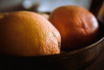 Primer plano de las naranjas maduras texturizadas - foto de stock