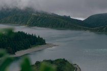 Bella montagna e lago — Foto stock