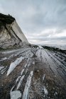 Пейзаж грубого кам'яного берега — стокове фото