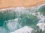 Морська хвиля біля берега — стокове фото