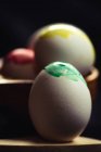 Ein Satz schlecht gefärbter Eier — Stockfoto