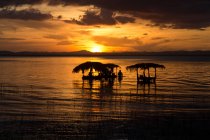 Lavanderia in mare al tramonto — Foto stock